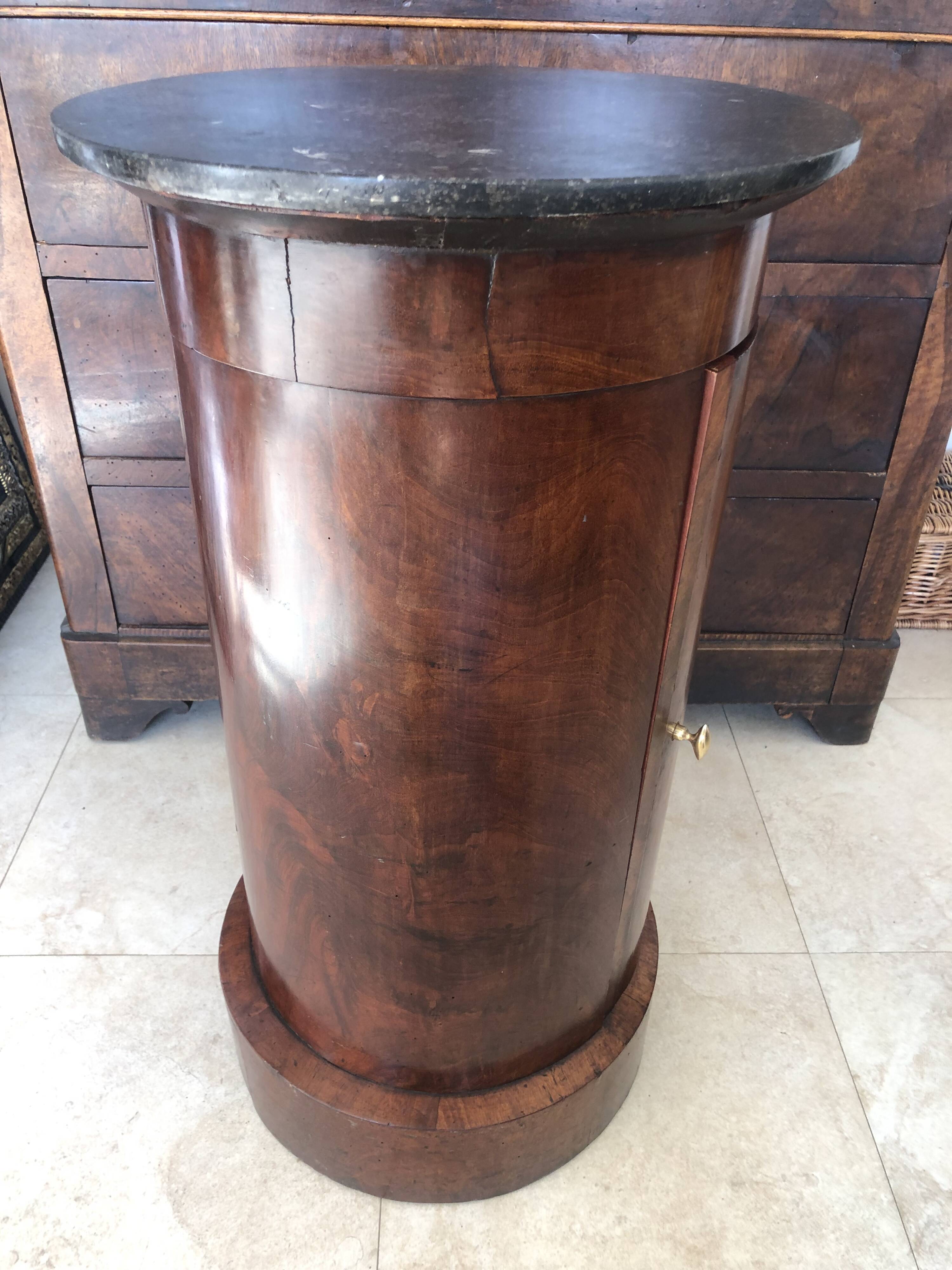 Somno empire period, flamed mahogany, anthracite Sainte-Anne marble