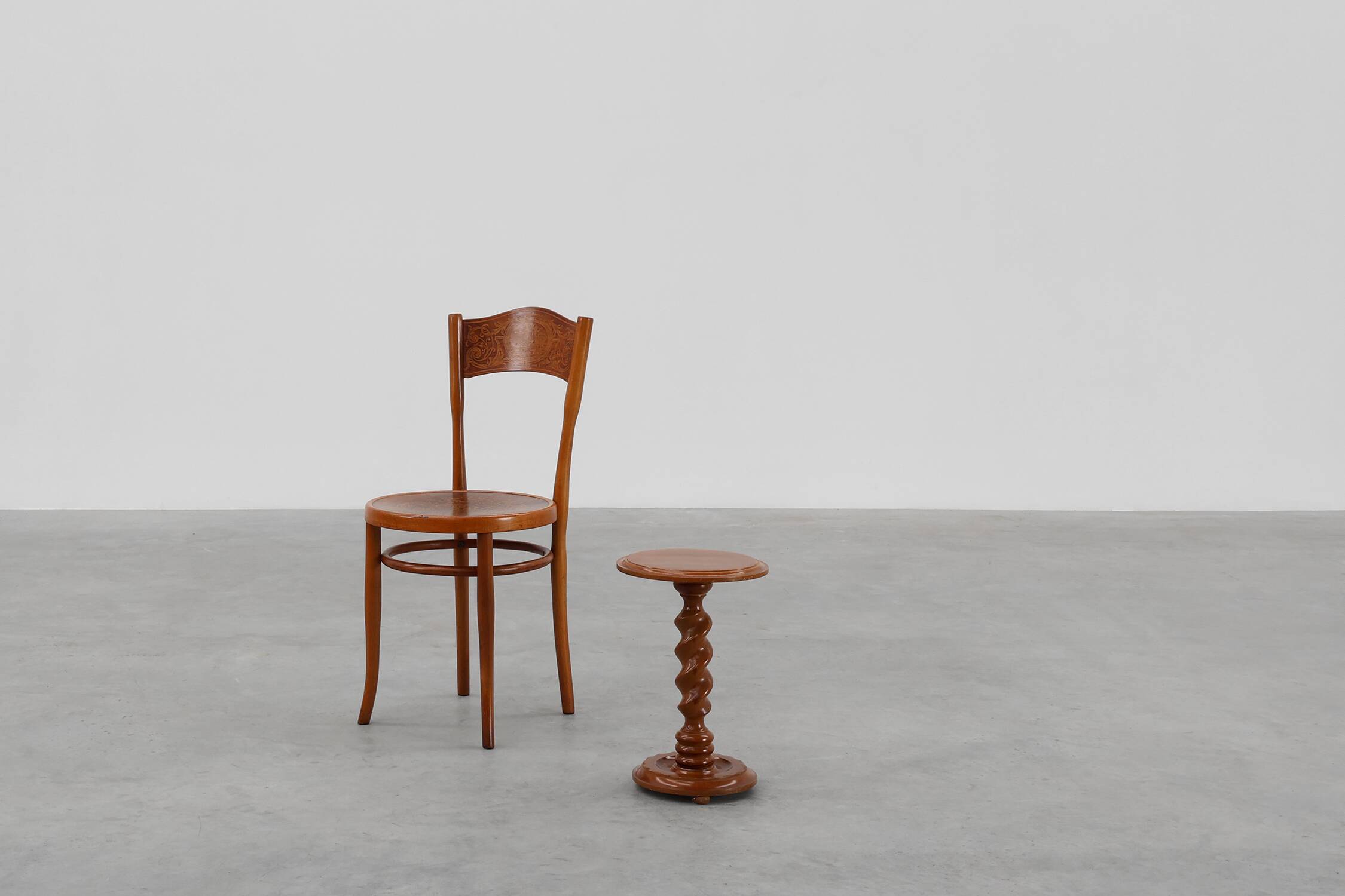 Solid oak Art Deco side table or pedestal with twisted base, France 1940s