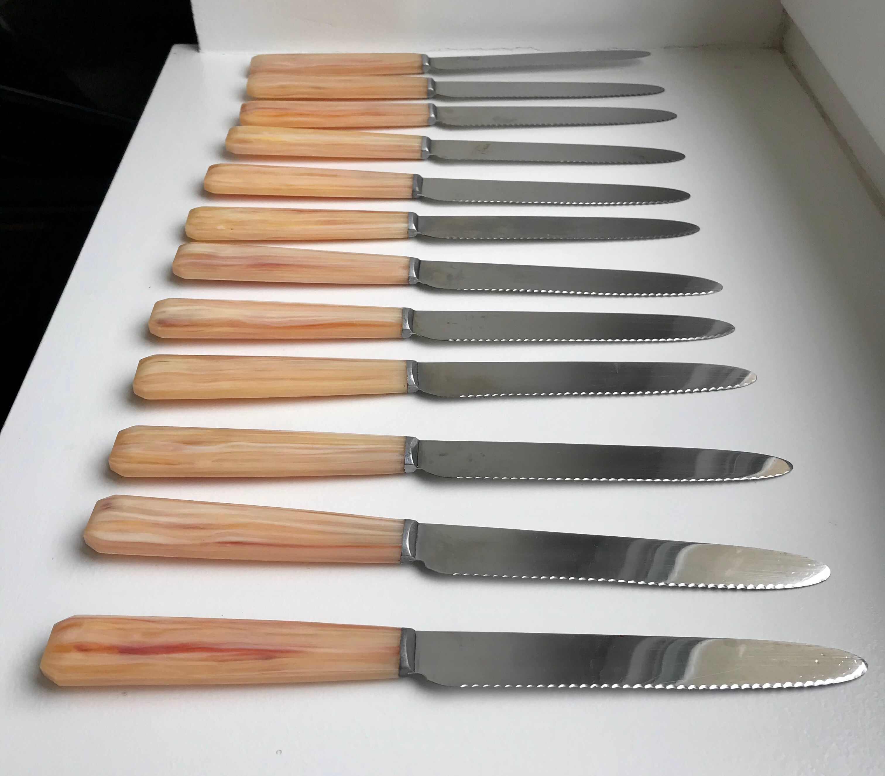 Set of 12 horn knives 50s-60s