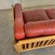 Canapé vintage suédois des années 70 en cuir cognac pour 3 personnes.