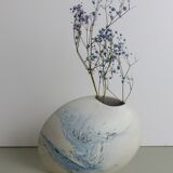 Vase ovale blanc et bleu