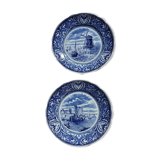 Paire d'assiettes en faïence