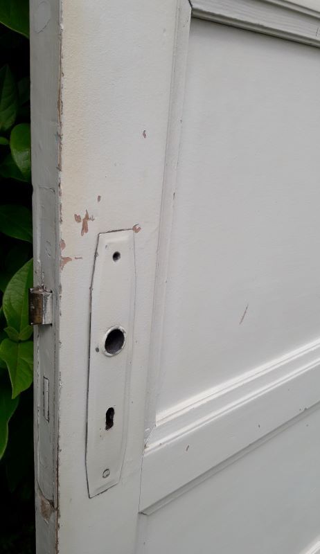 Porte vintage panneautée