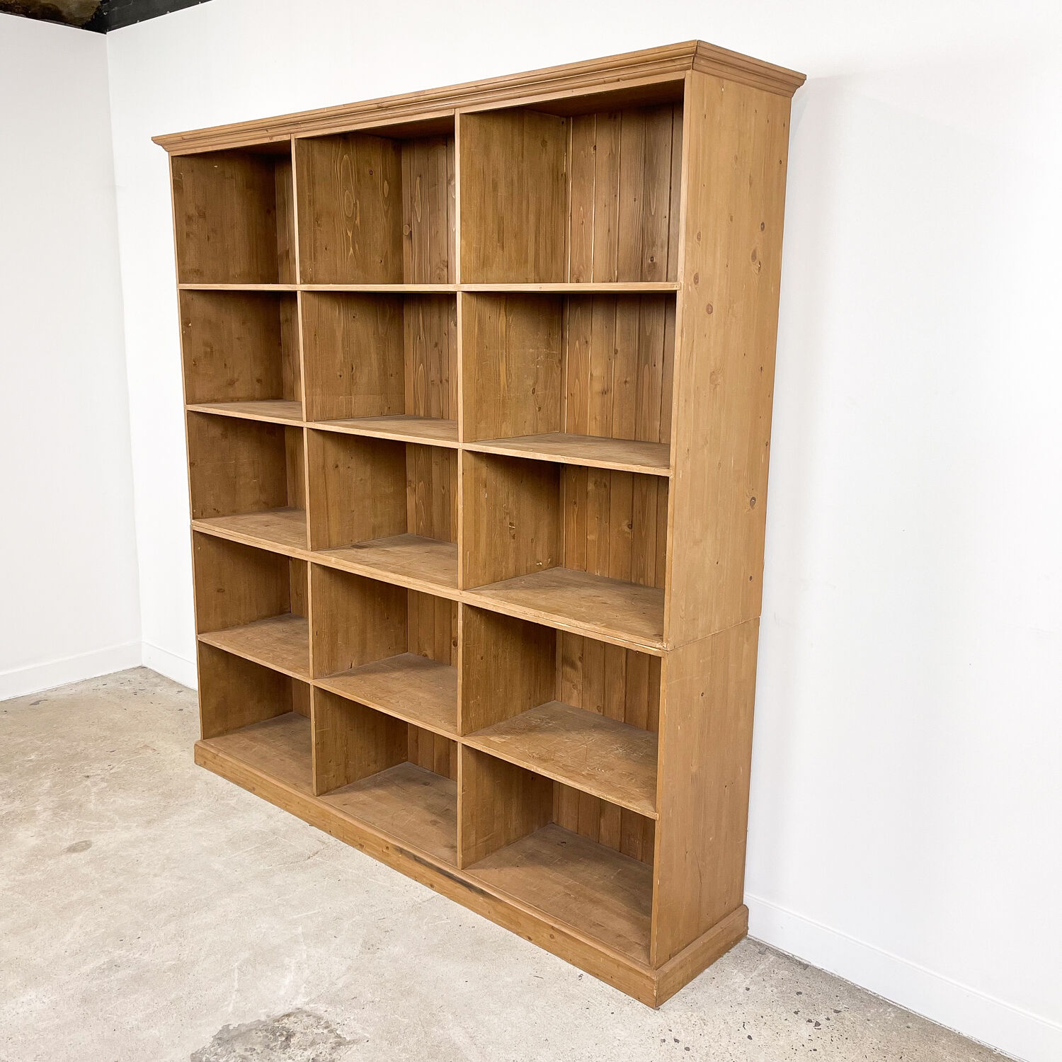 Pine wooden storage shop cabinet