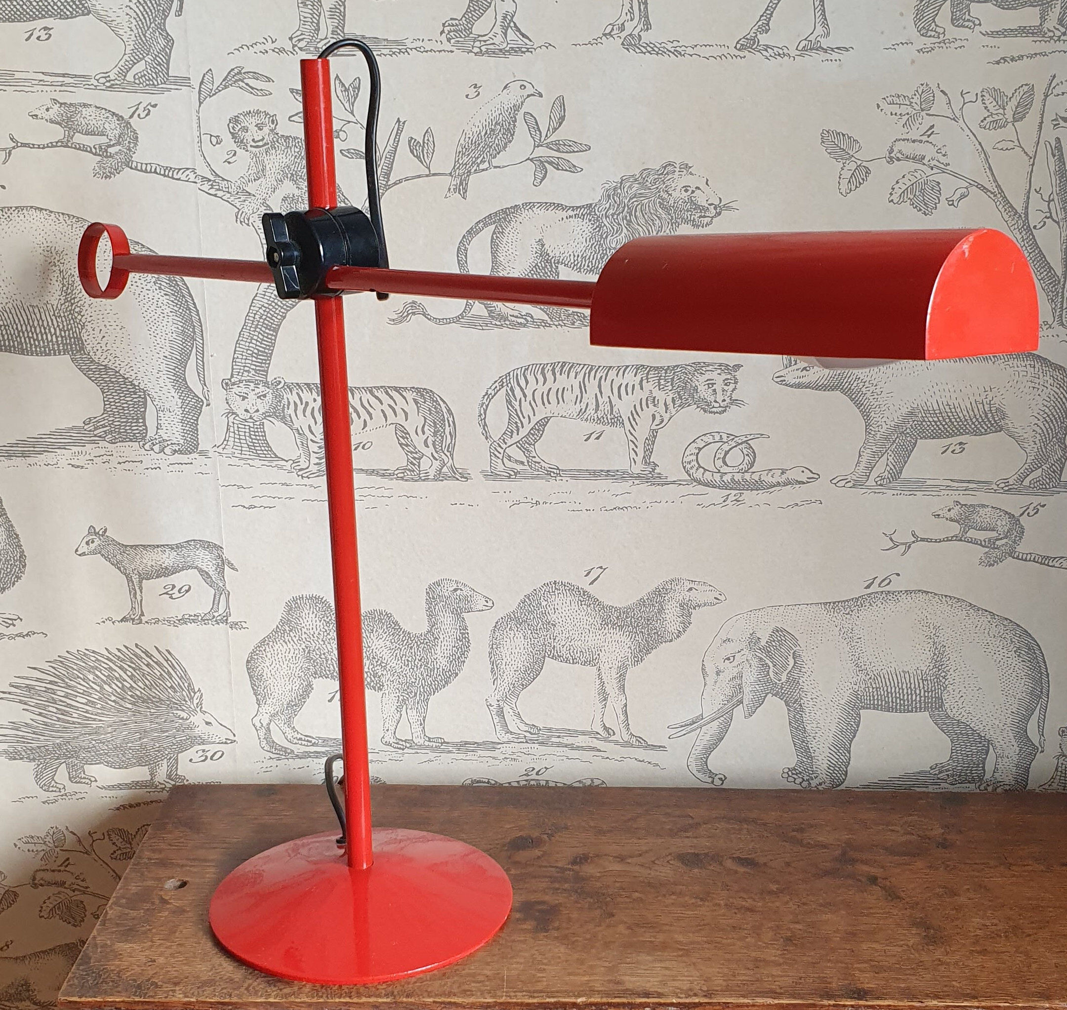 Red metal lamp design 70