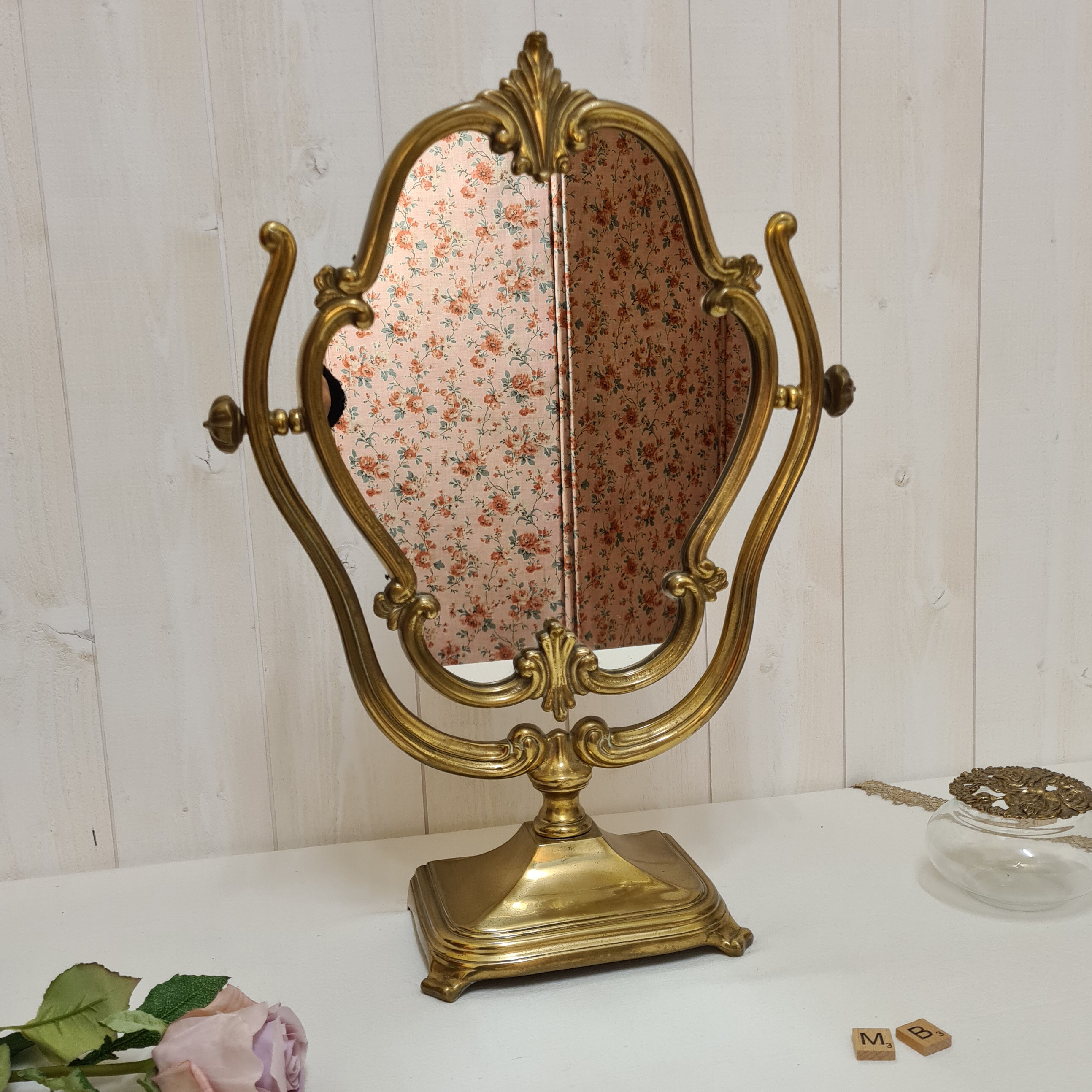 Golden mirror on swivel stand 36x50cm