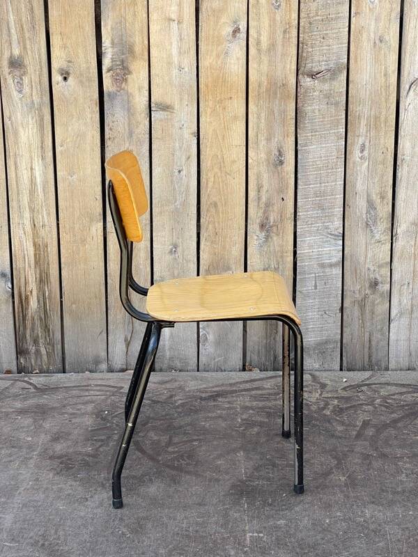 Vintage Toupie school chair, stackable in wood and metal, 1960s.
