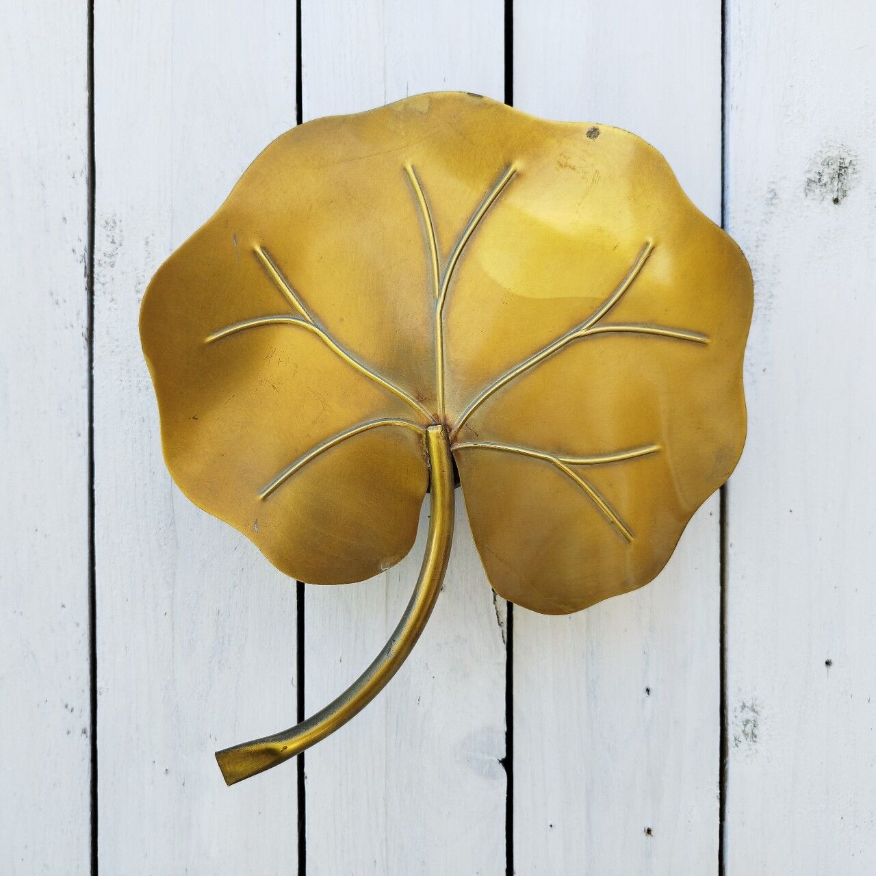 Wall lamp in golden brass leaf water lilies design 60