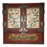 Japanese cabinet in cinnabar red lacquer, Japan Meiji era