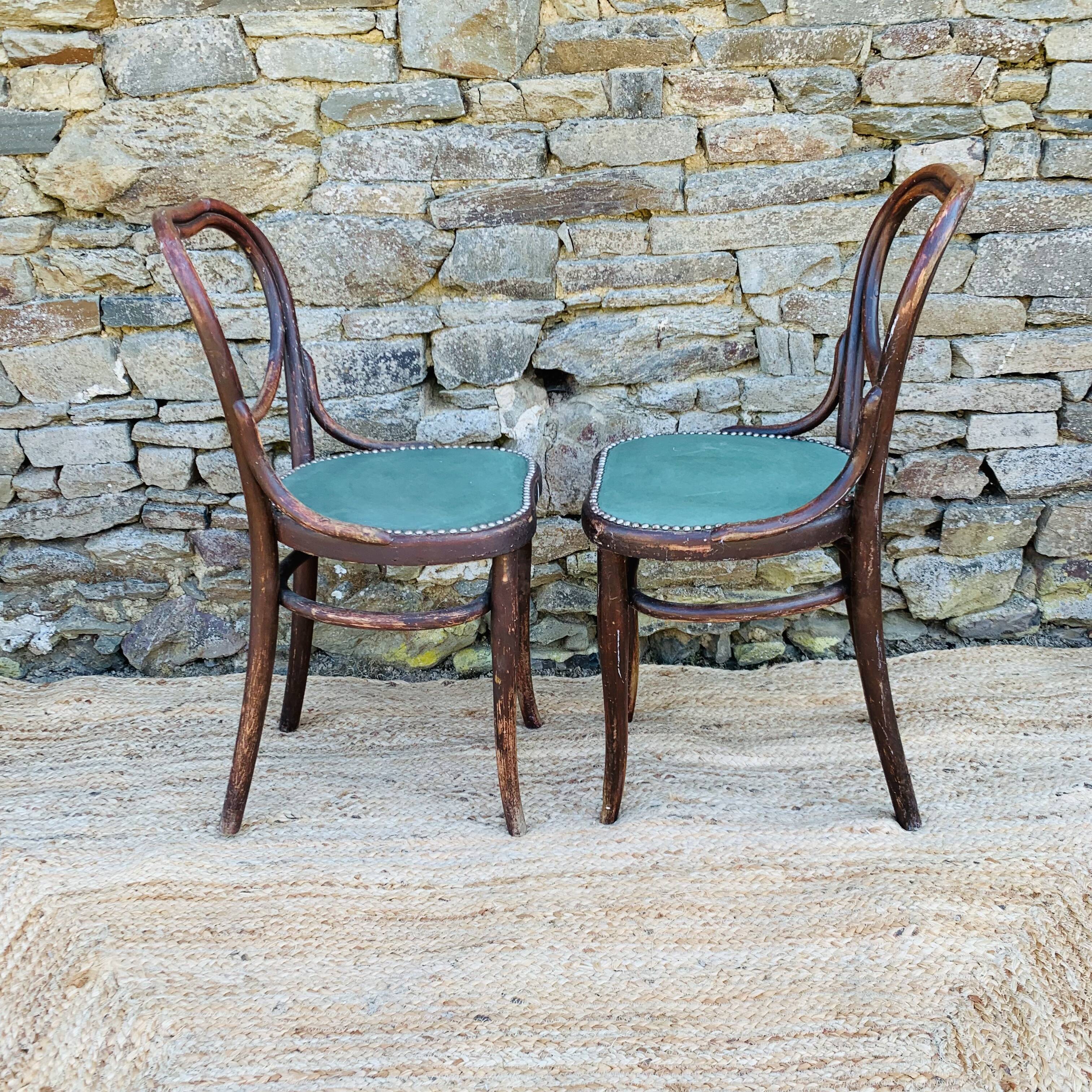 Pair of chairs Thonet n°28 model heart late nineteenth