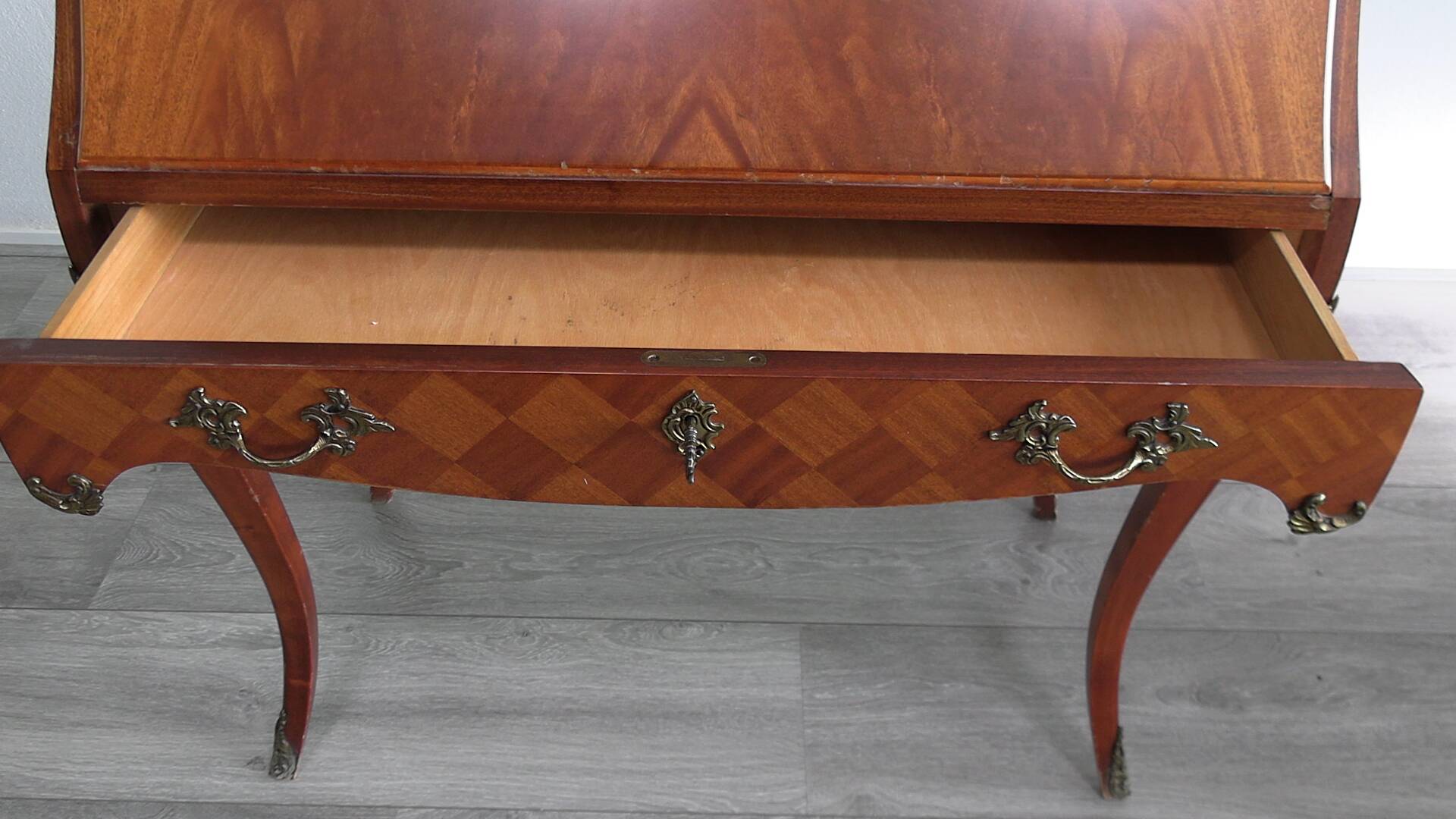 Bureau style Louis XV