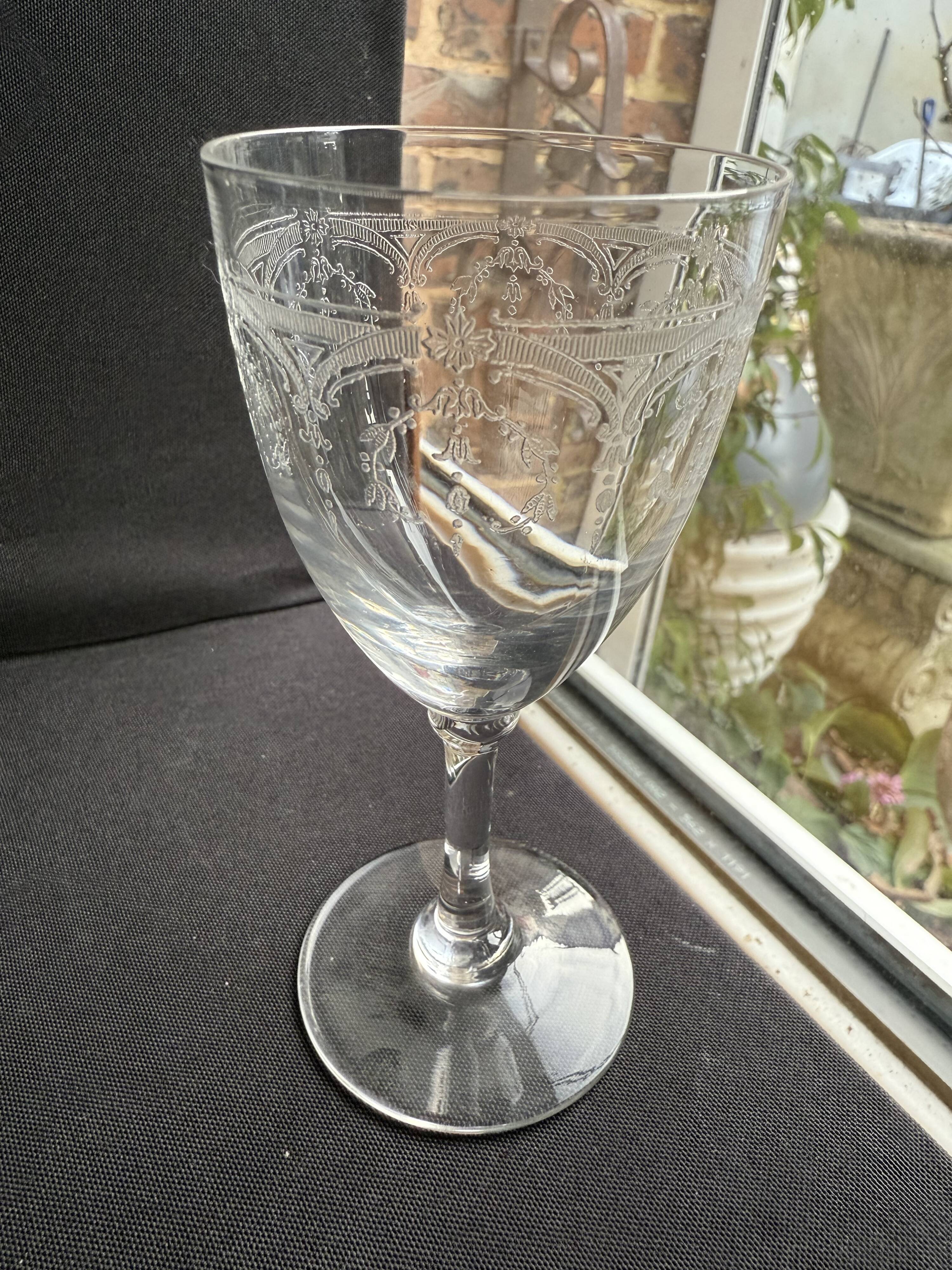8 Saint Louis Manon wine glasses