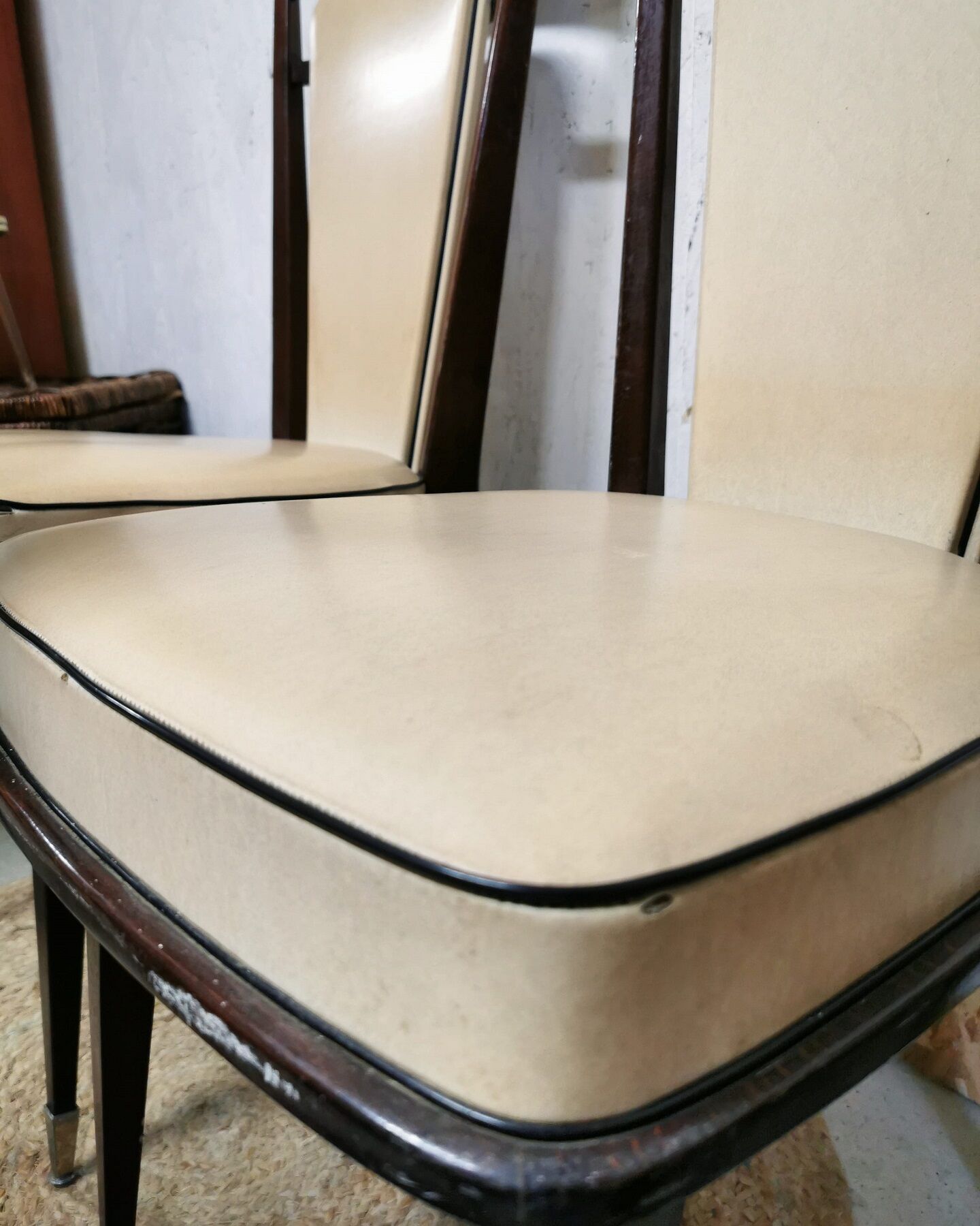 Lot of 6 vintage chairs