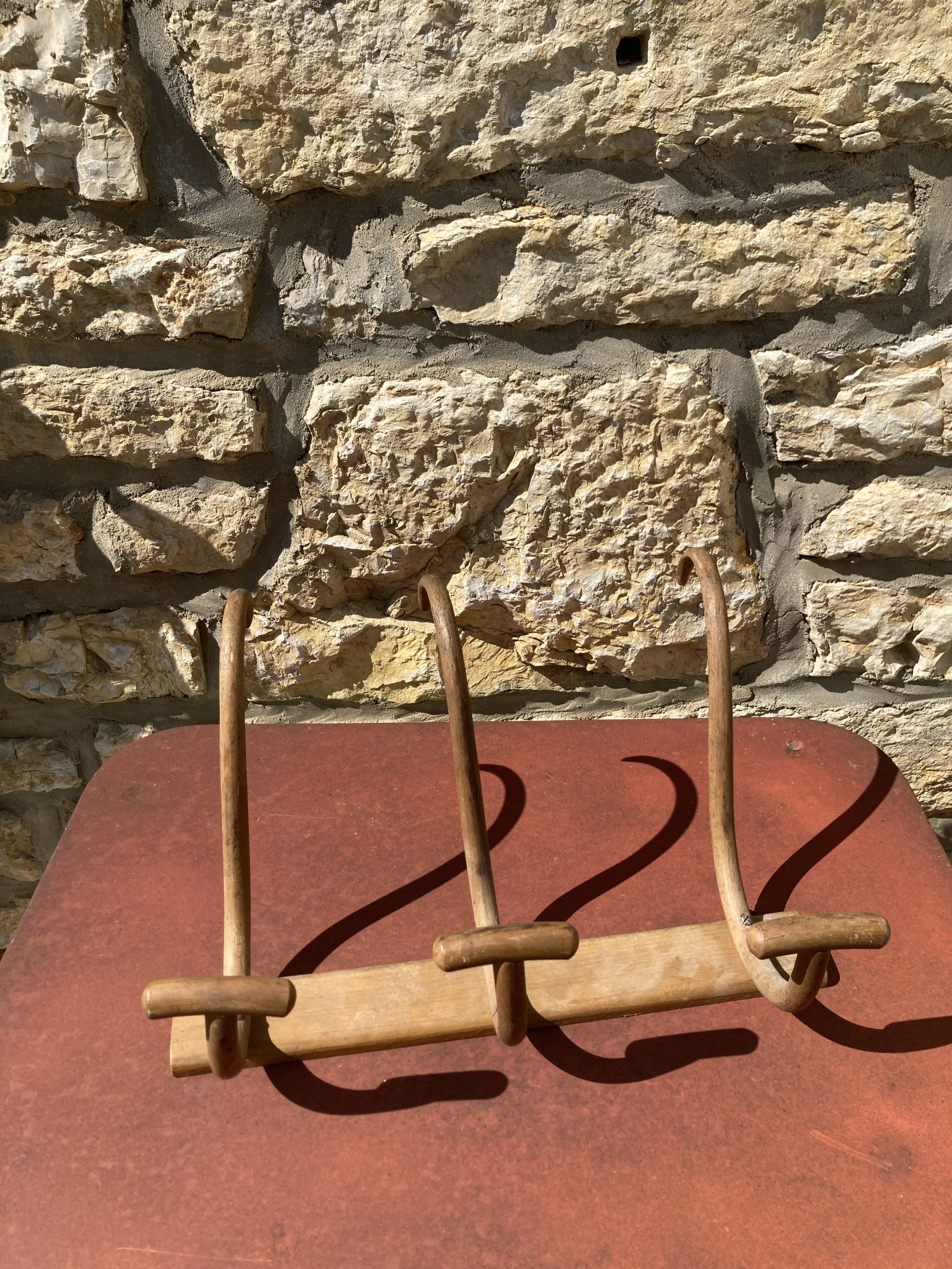 Coat rack style thonet