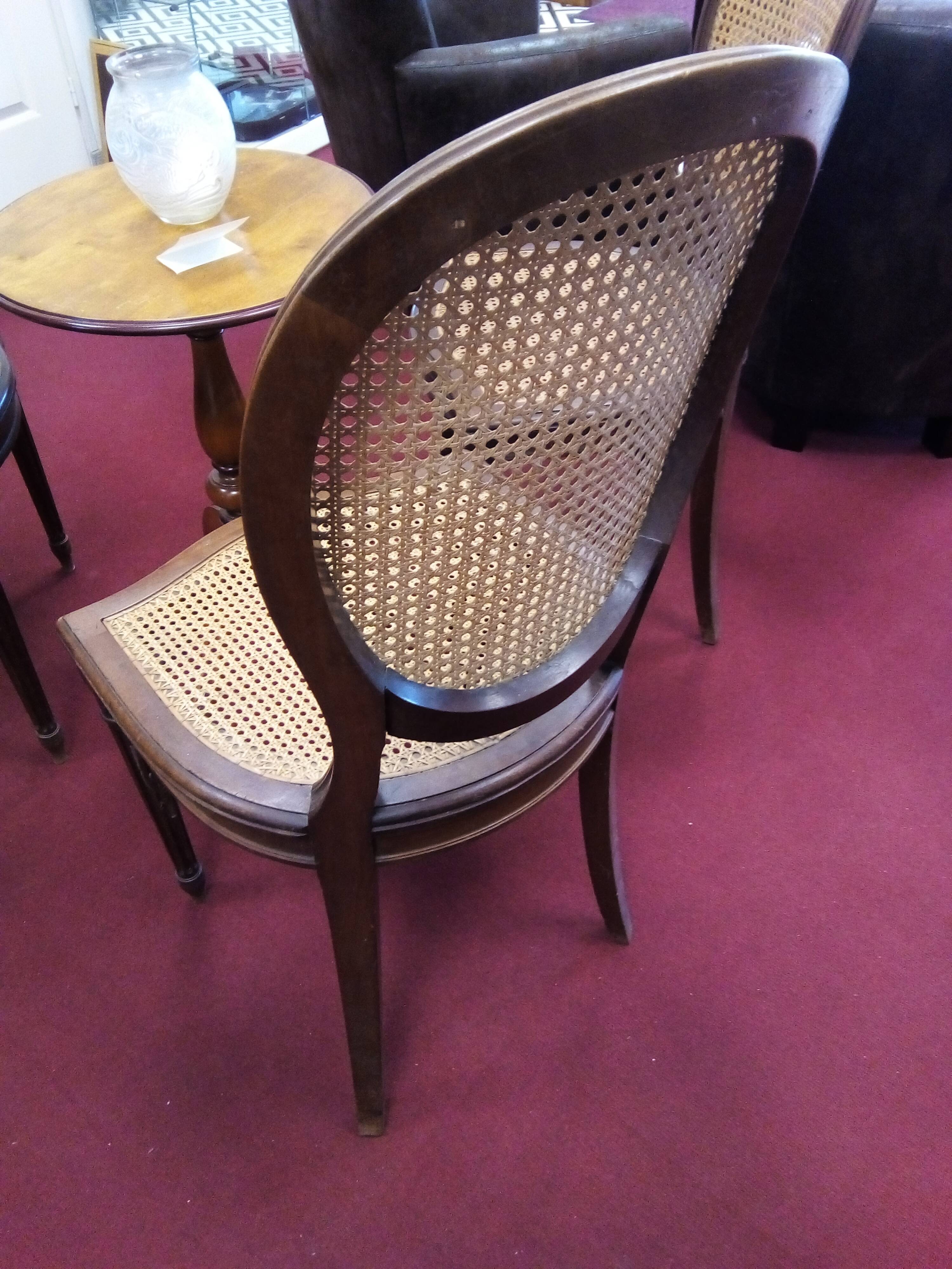 Set de 4 chaises cannées de style Louis XVI