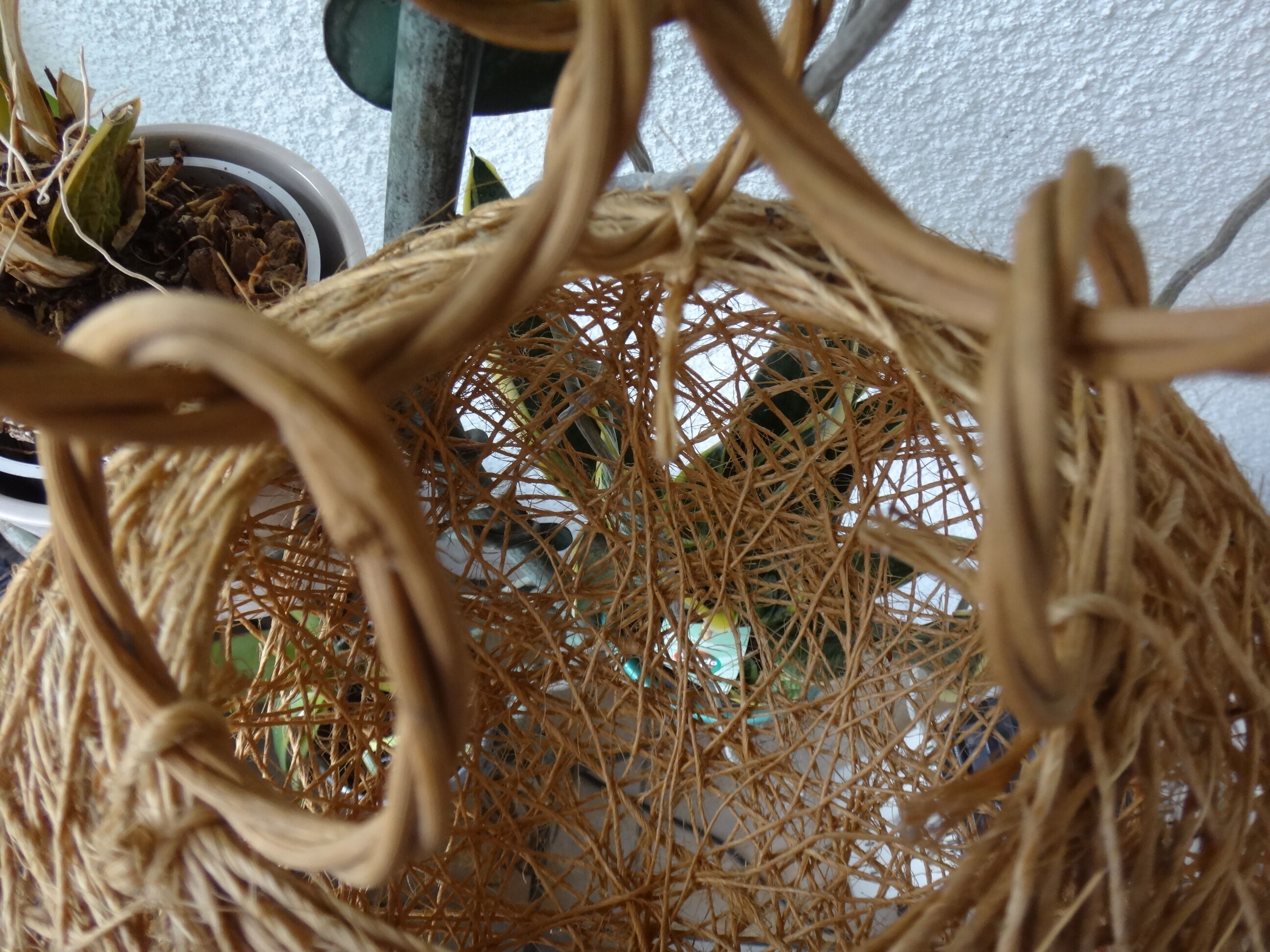 Suspension en rotin vintage
