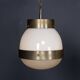 Paire de suspensions en opaline "Delta" italienne des années 1960 par Sergio Mazza.