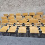 Lot 18 chaises bistrot empilable vintage 1970