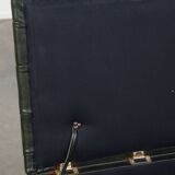 Pouf Chesterfield en cuir de vache vert avec roulettes