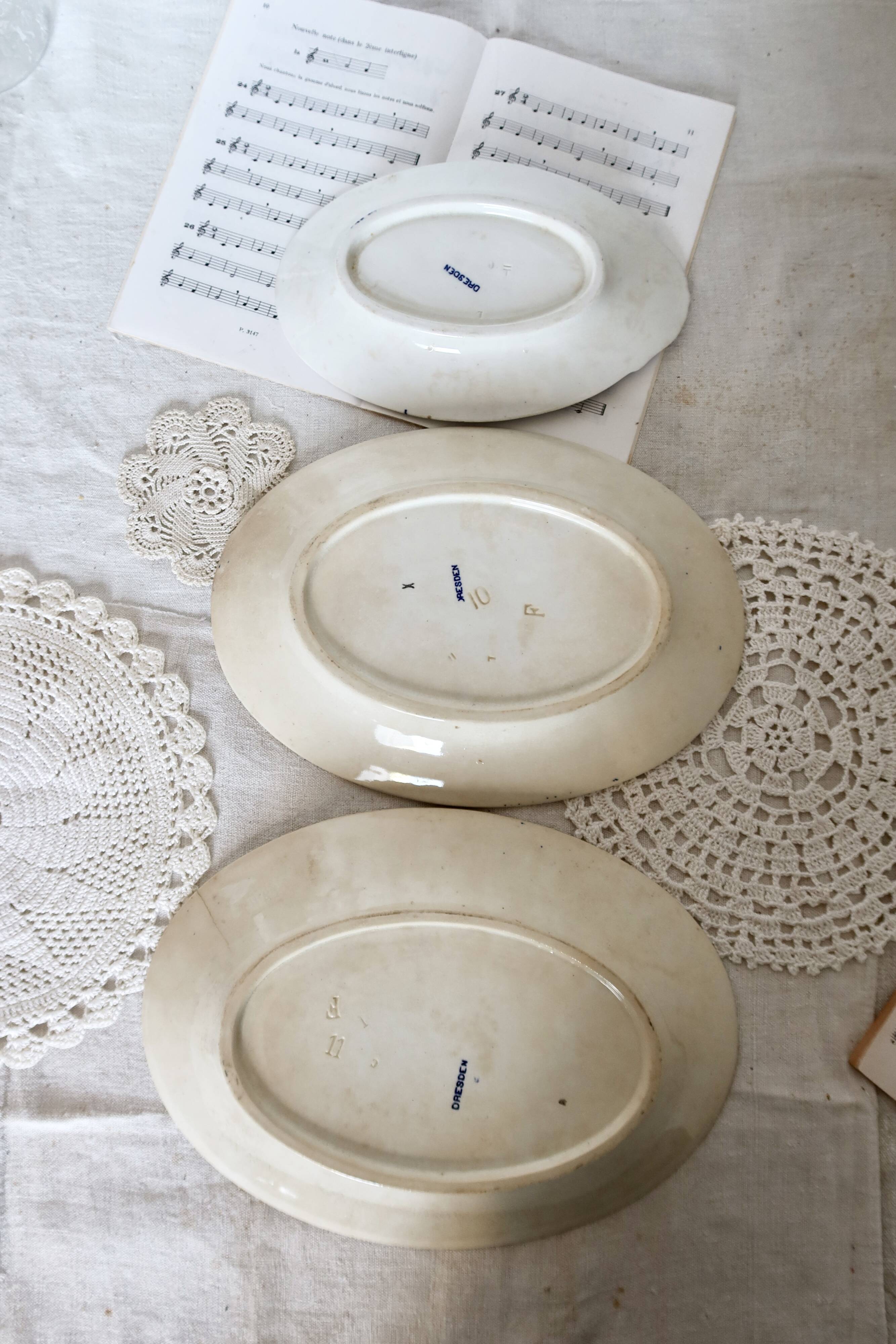 3 oval serving dishes - Dresden porcelain - Floral pattern
