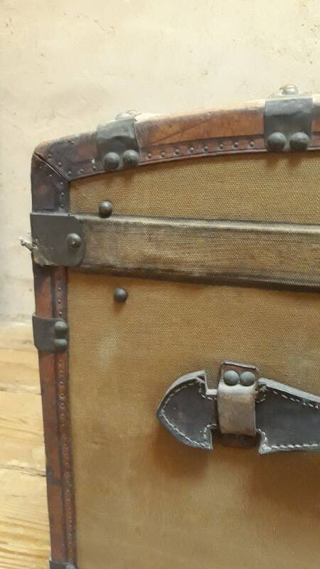 Antique curved transport trunk circa 1900 B.Vinay