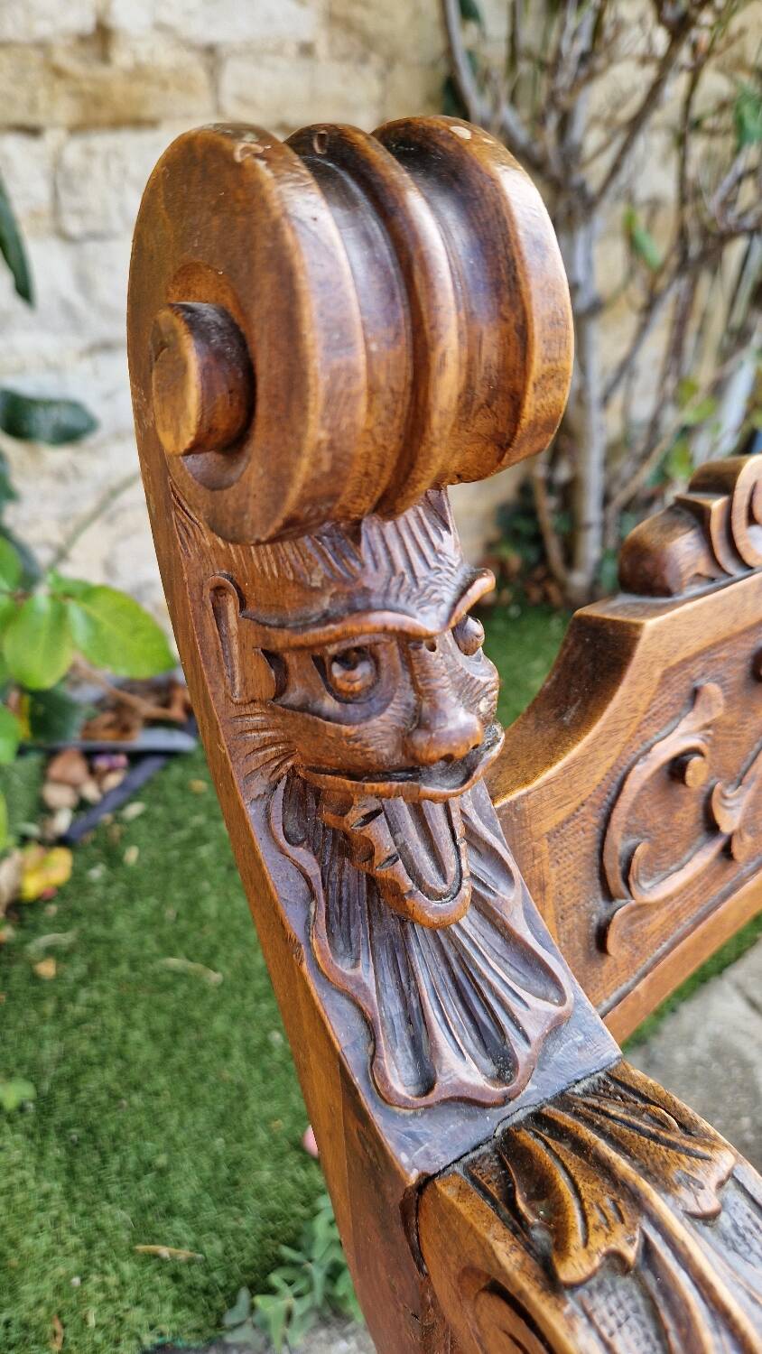 Curule double armchair in oak