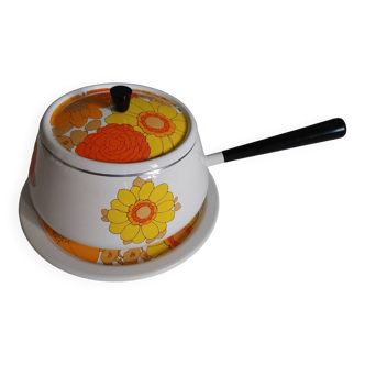 Vintage 70's enameled fondue pot with its tray