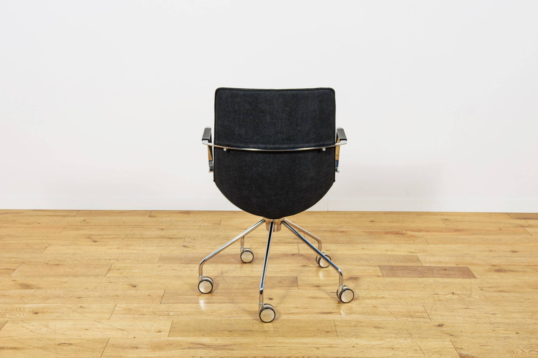 Mid-Century Conference Chairs "Comet" by Gunilla Allard for Lammhults, Sweden, 1990s, Set of 4