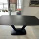 Extendable dining table