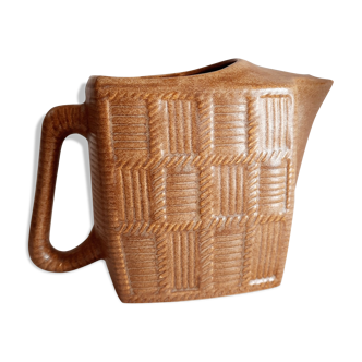 Sandstone pitcher