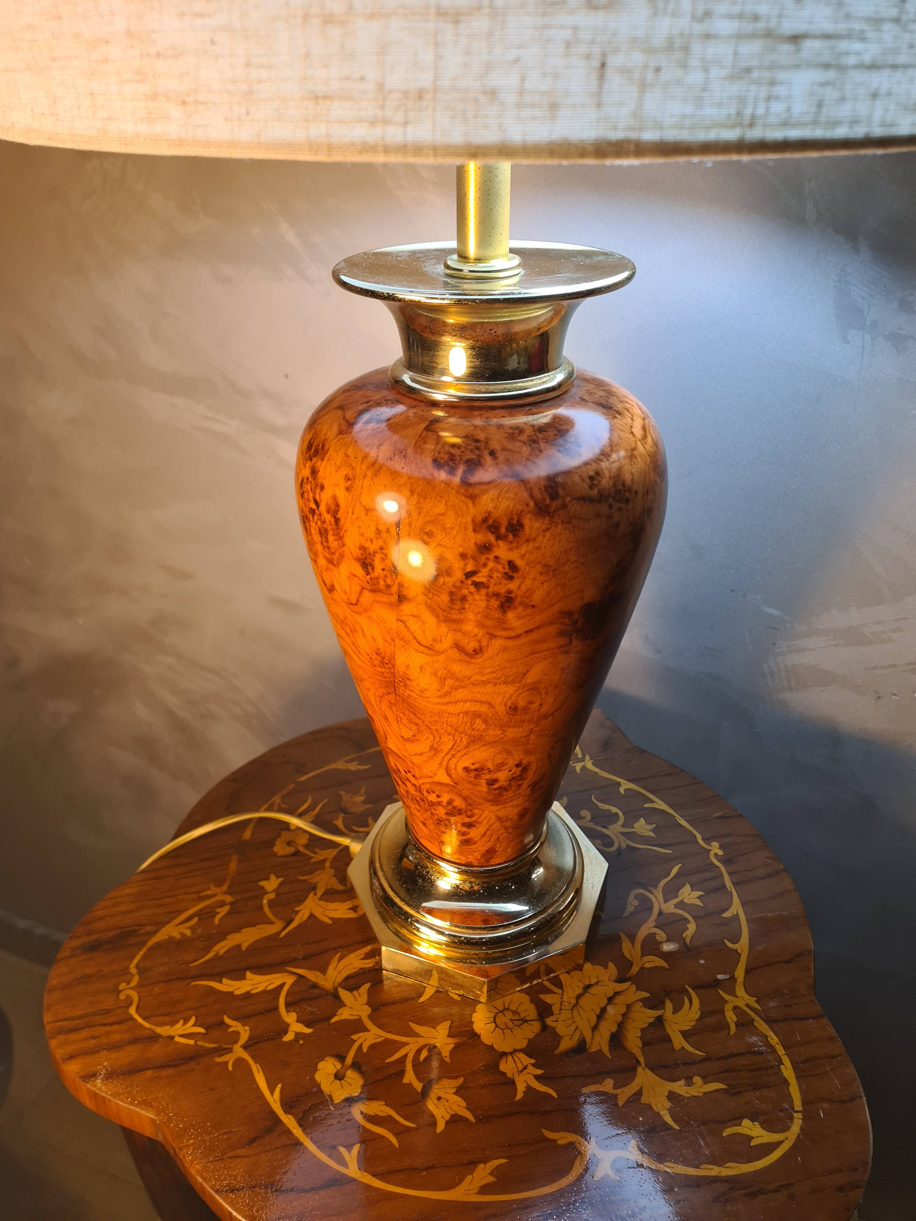lampe ,,deluxe , lumina vintage 1975 a 80  style faux bois abat jour neuf l