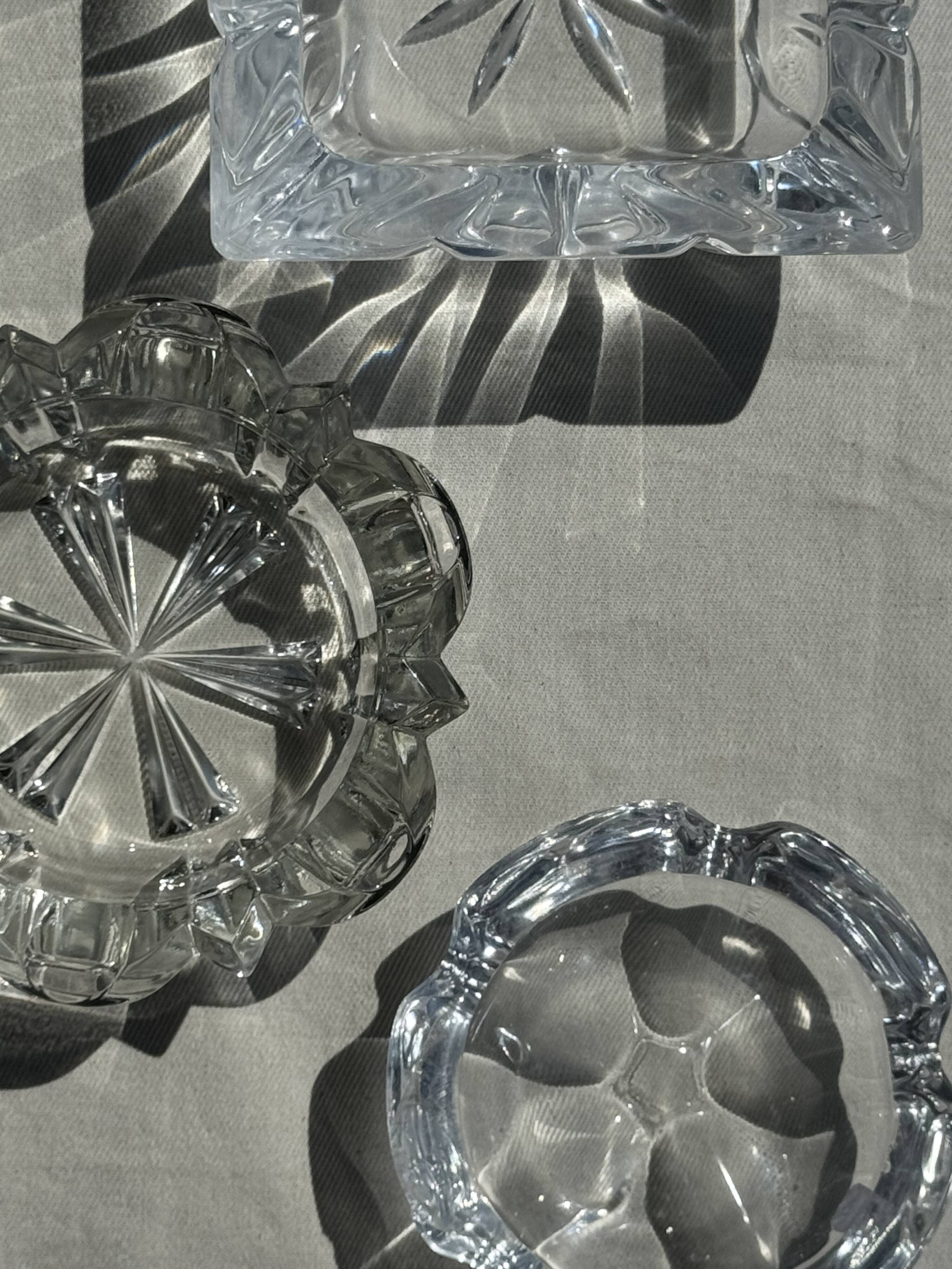 Classic geometric style glass ashtray