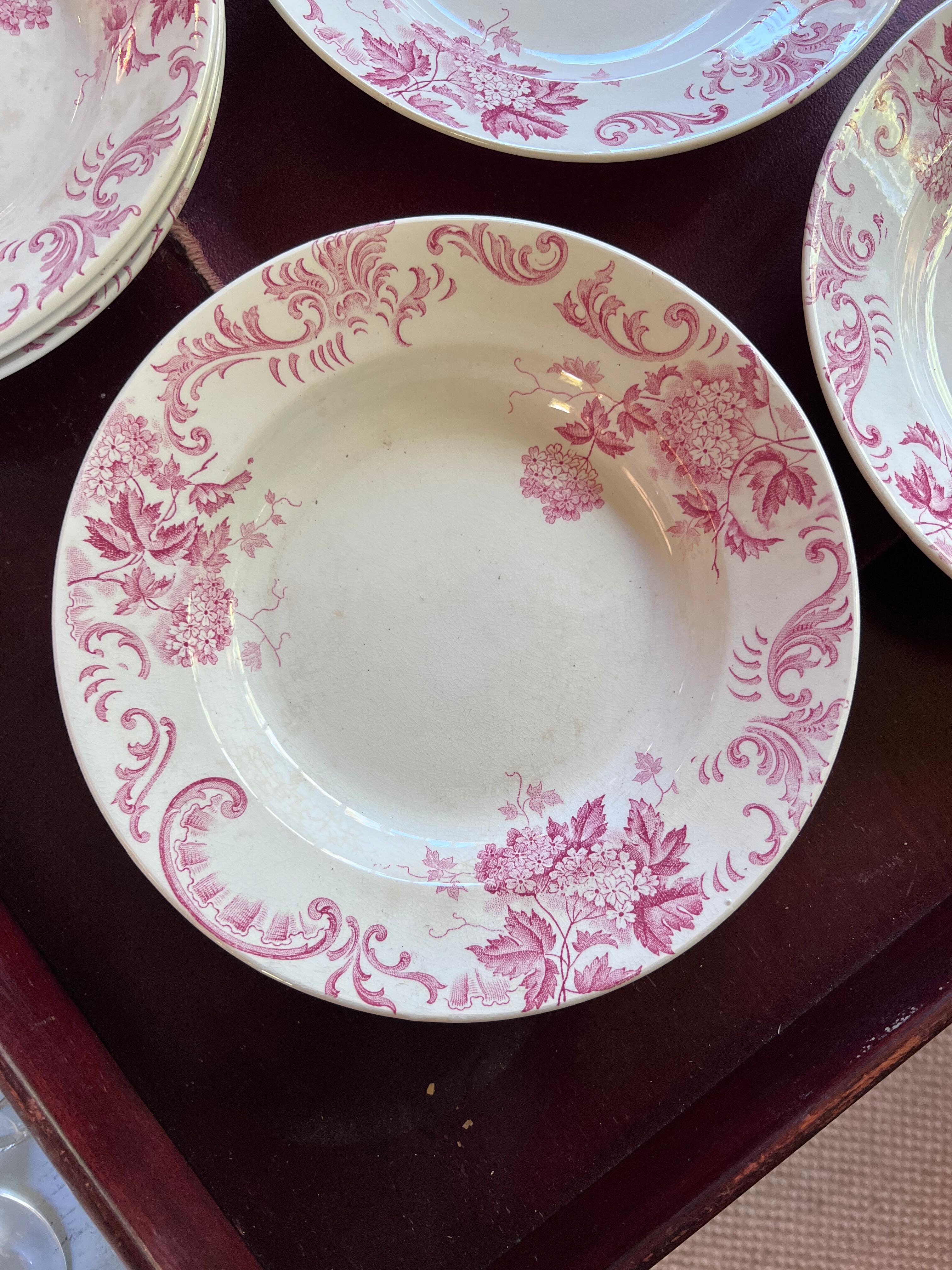 Service de 8 assiettes creuses saint Amand