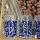 6 verres artisanaux décorés en calligraphie arabe bleue