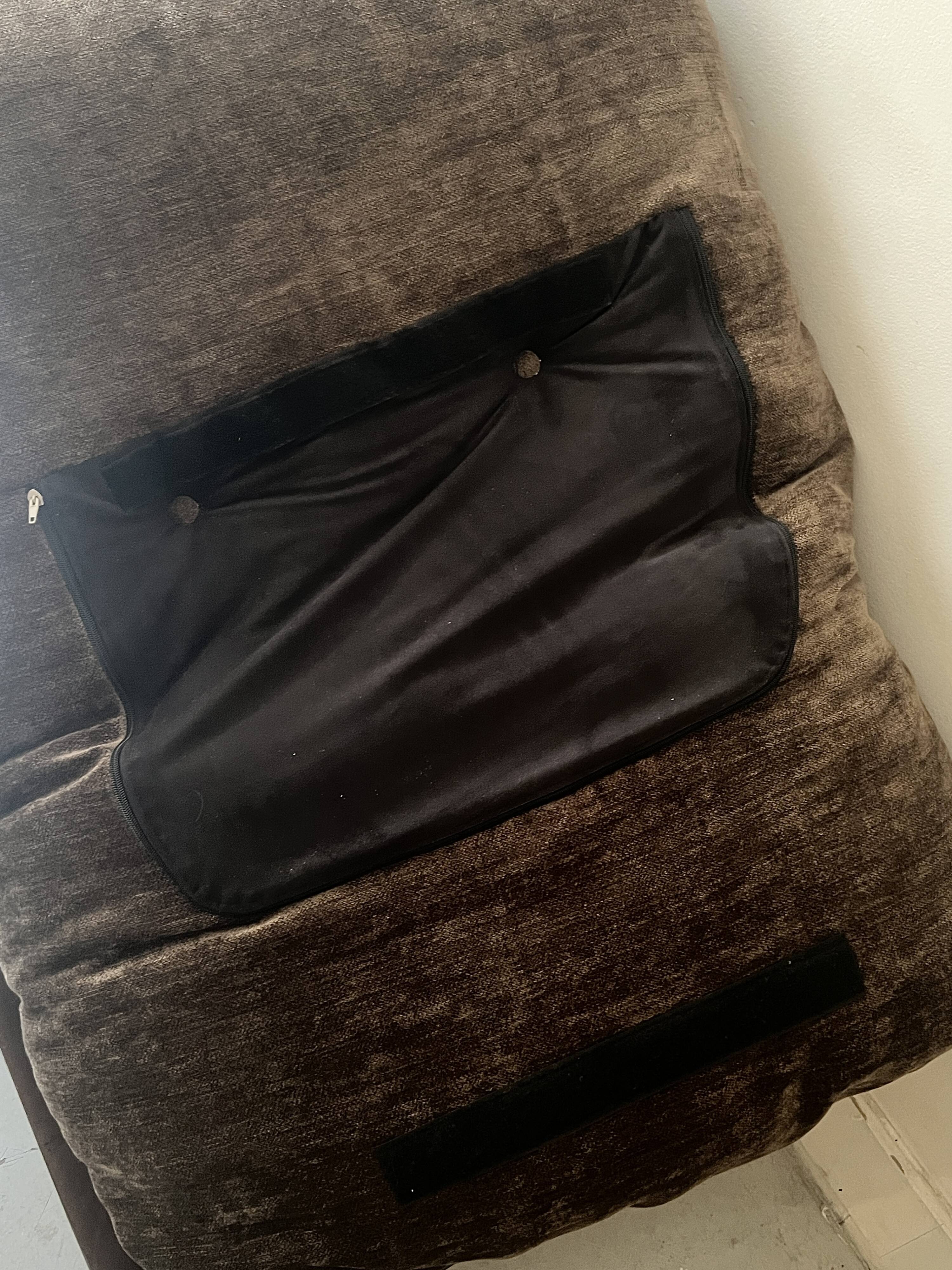 Chauffeuse Marsala en plexiglas fumé & velours ras marron, Ligne roset 1970