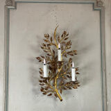 Gilded metal wall lamp with foliage, France circa 1950