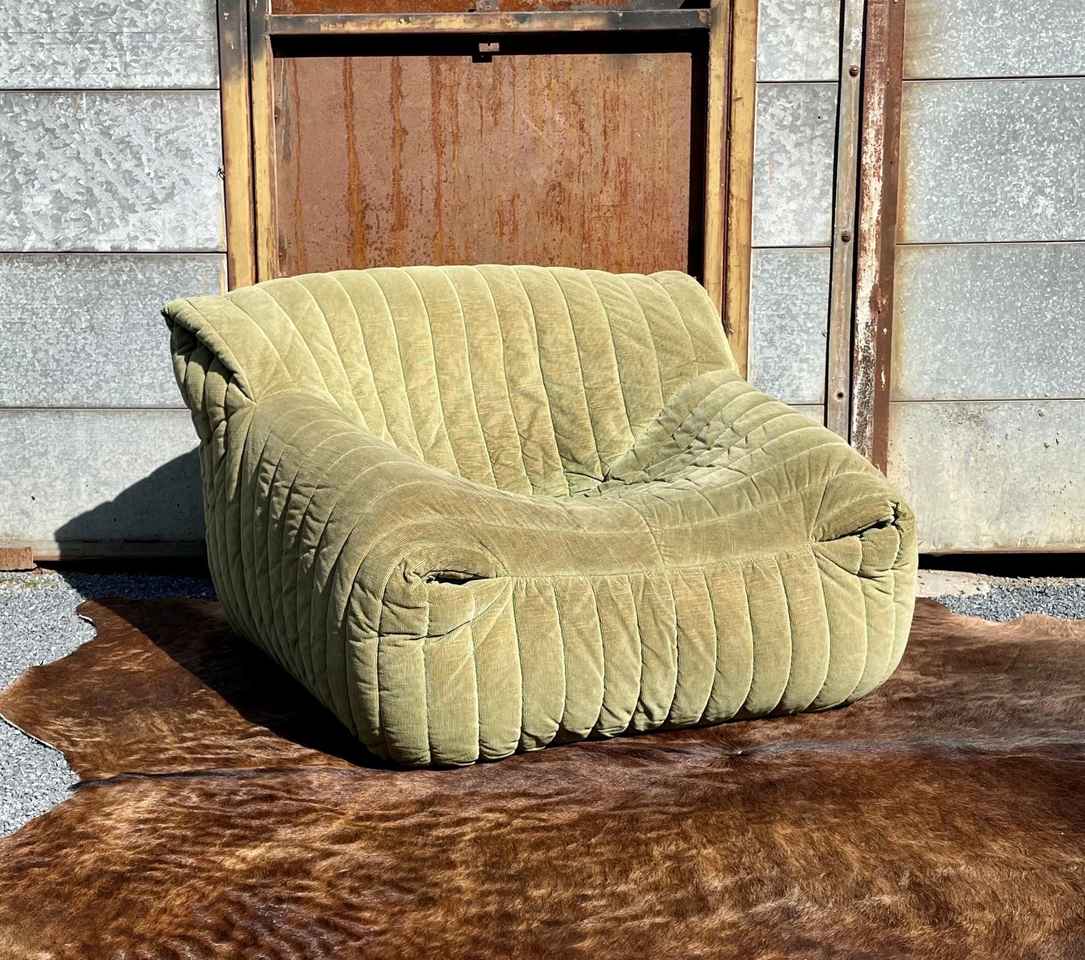 Sandra Cinna armchair by Anna Hieronimus