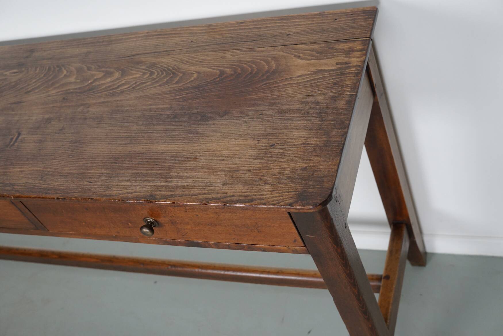 Antique French Rustic Farmhouse Elm Side Table, Early 20th Century