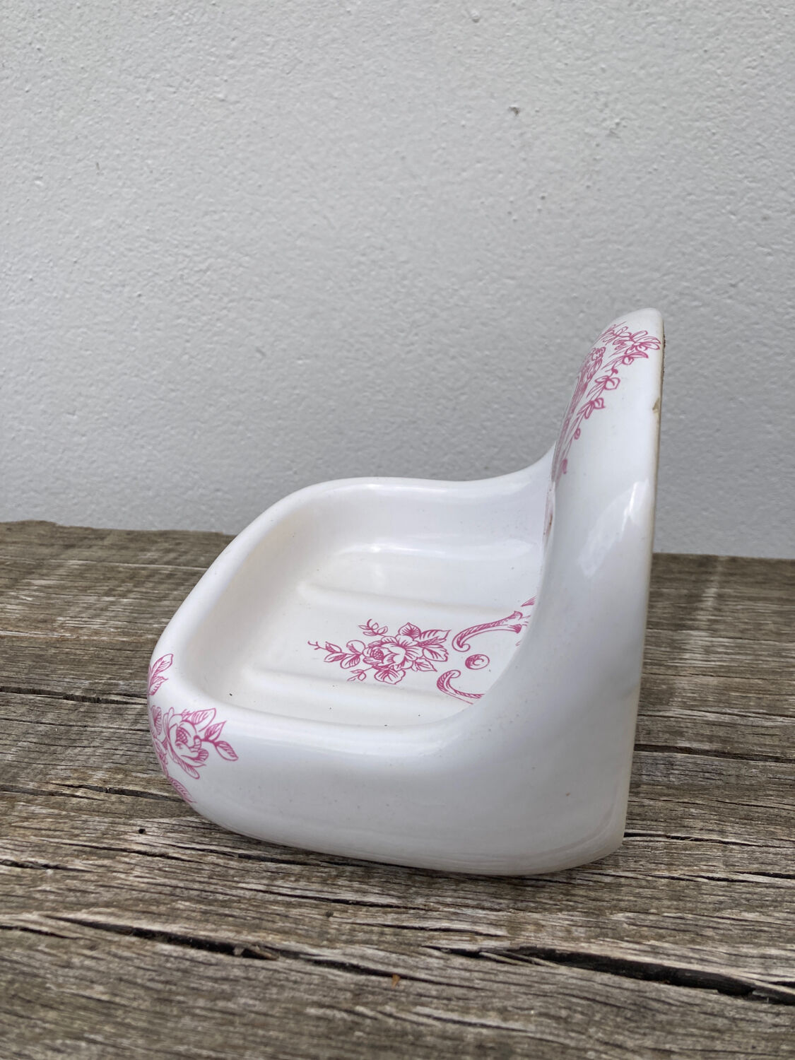 Wall soap holder in Paris porcelain