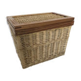 Wicker trunk