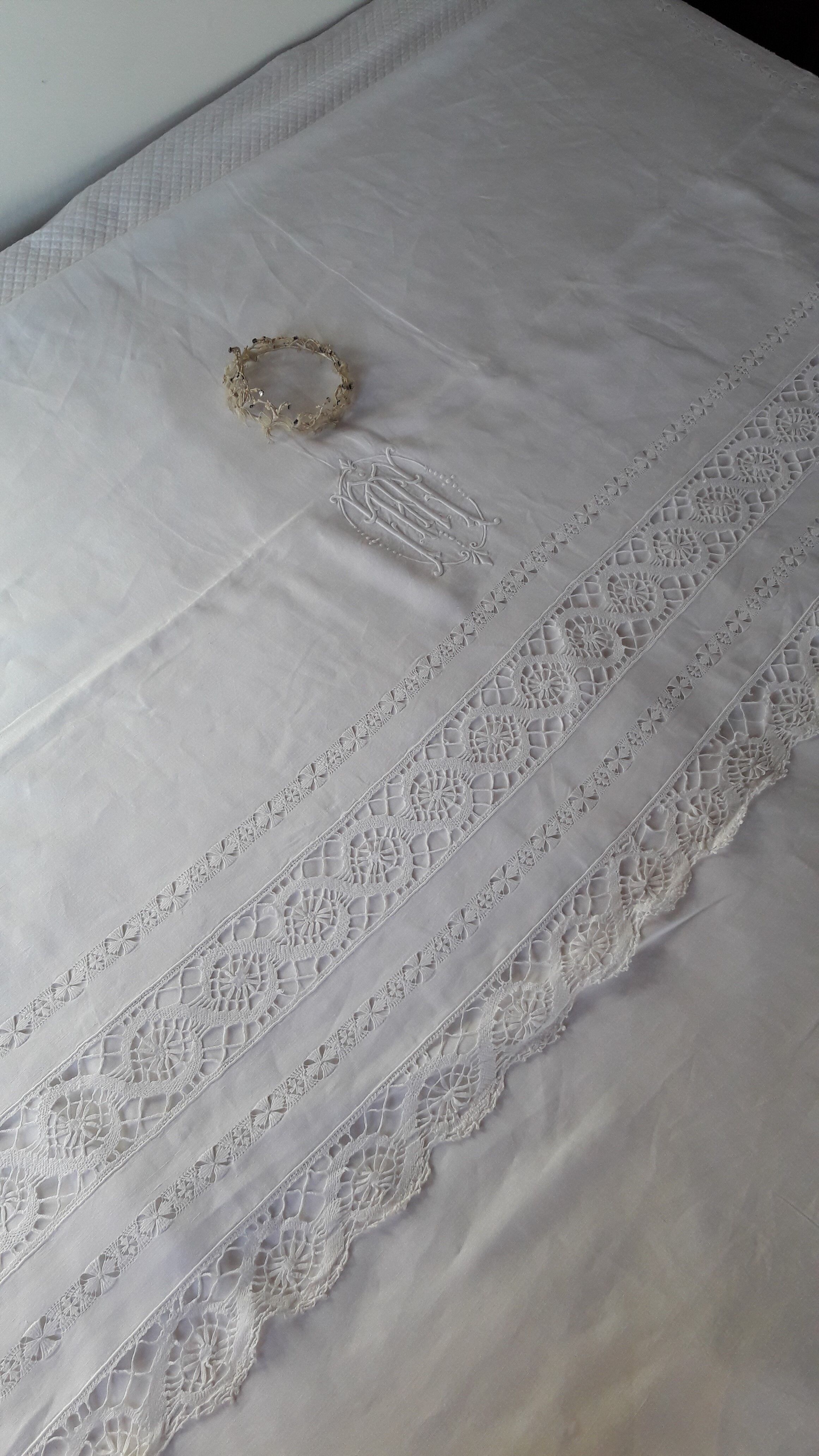 Former bride and groom's sheet in white linen monogram MN