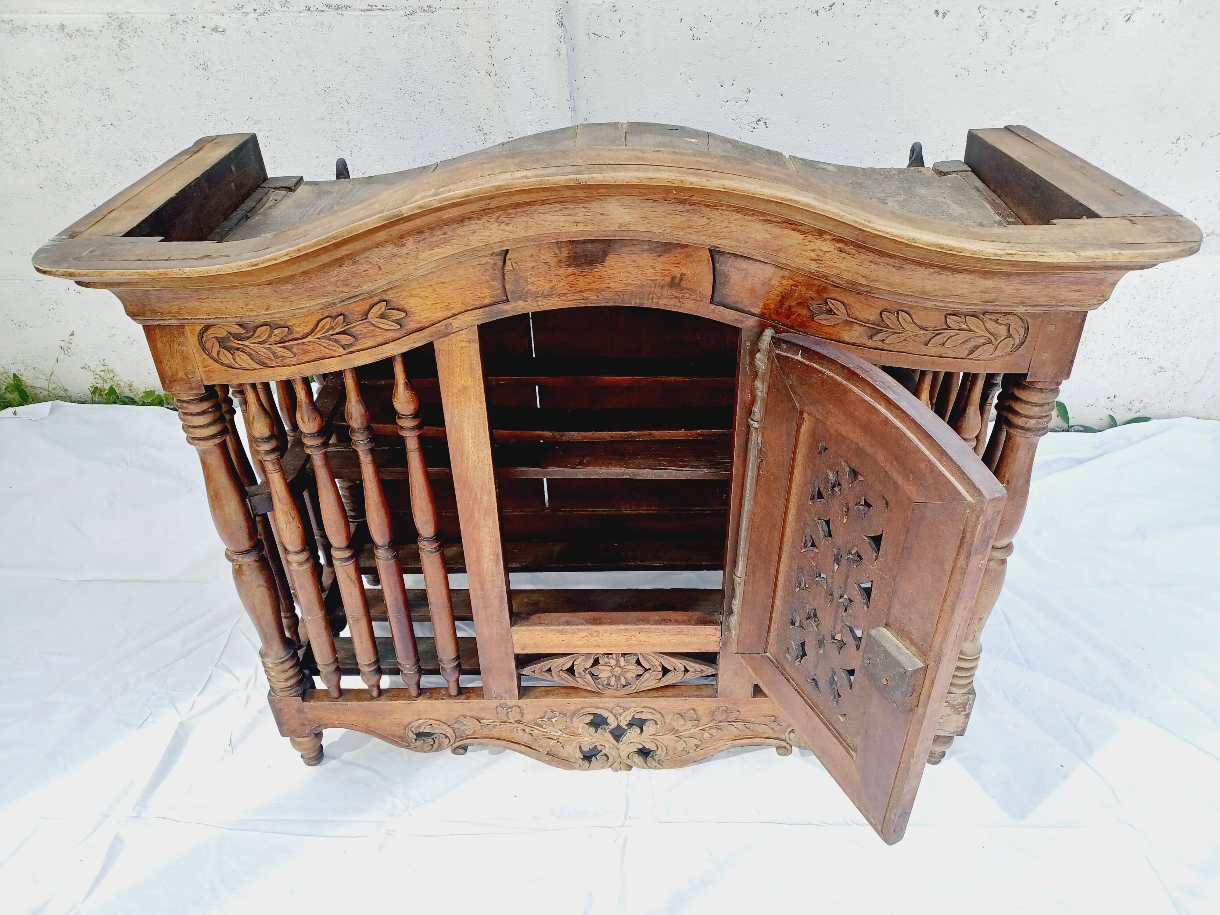 Provençal Bread Basket