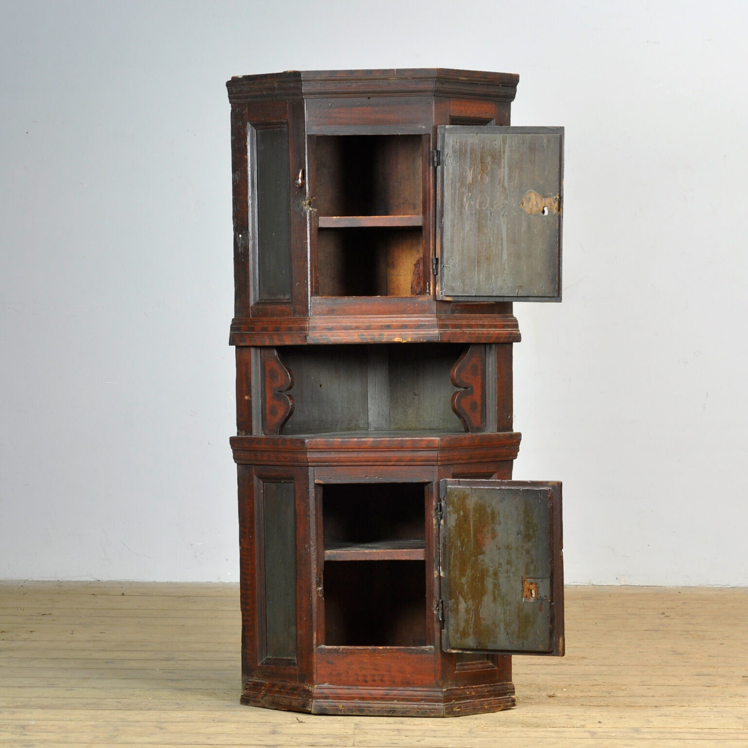Swedish Farmhouse Corner Cabinet, 1817