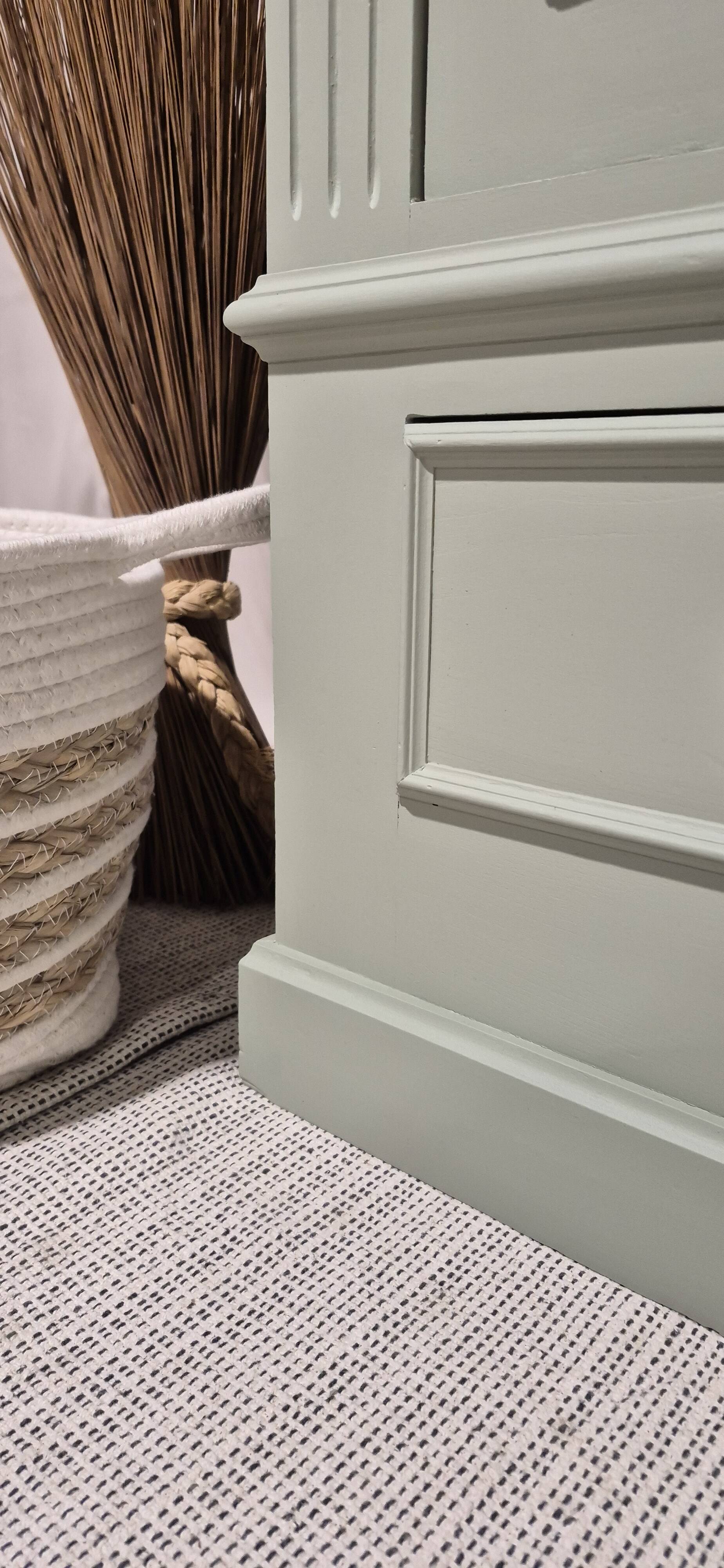 Glass display cabinet with drawer