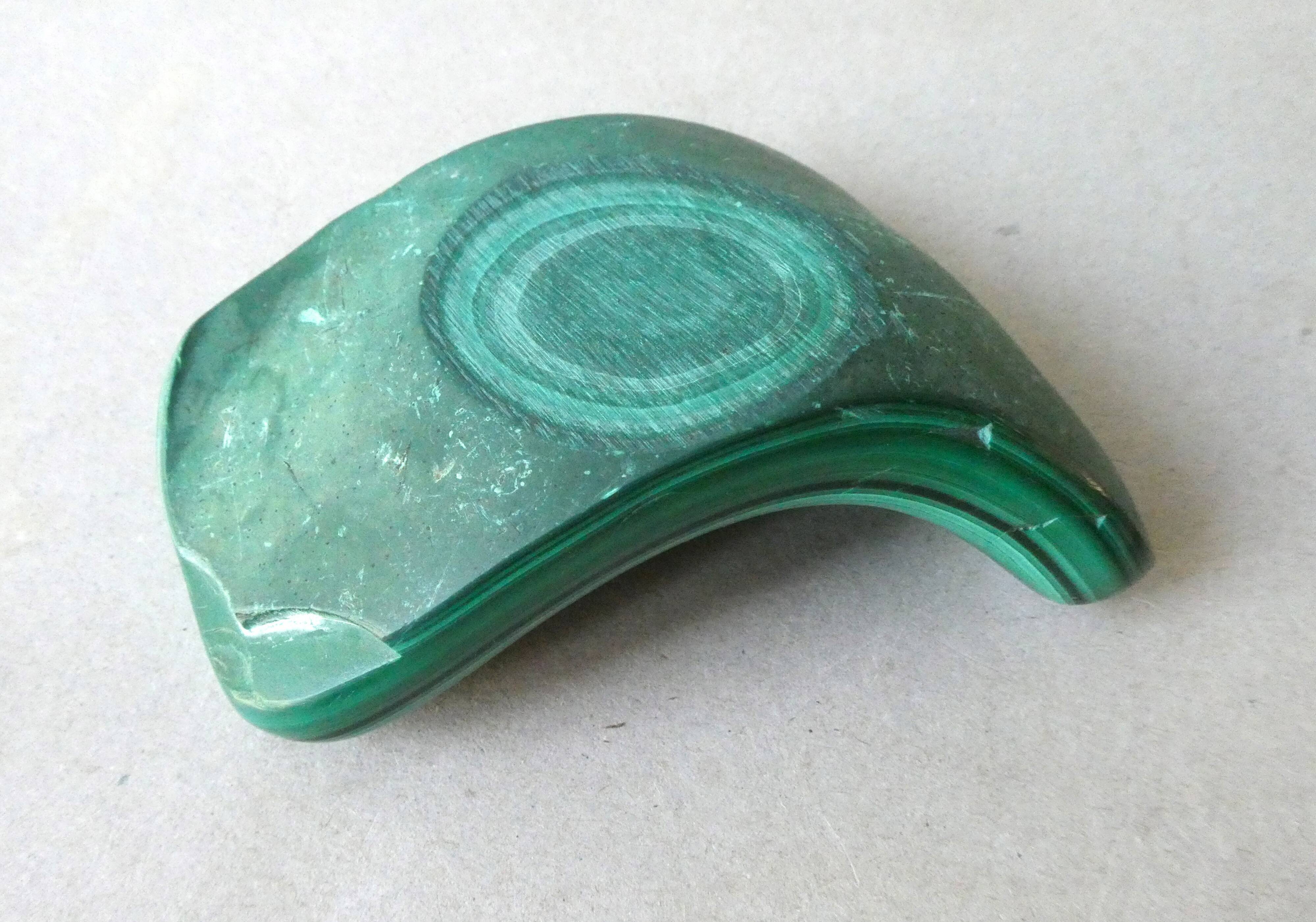 Trinket bowl free form in green malachite stone