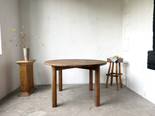 Brutalist round table in solid oak, 1950s.