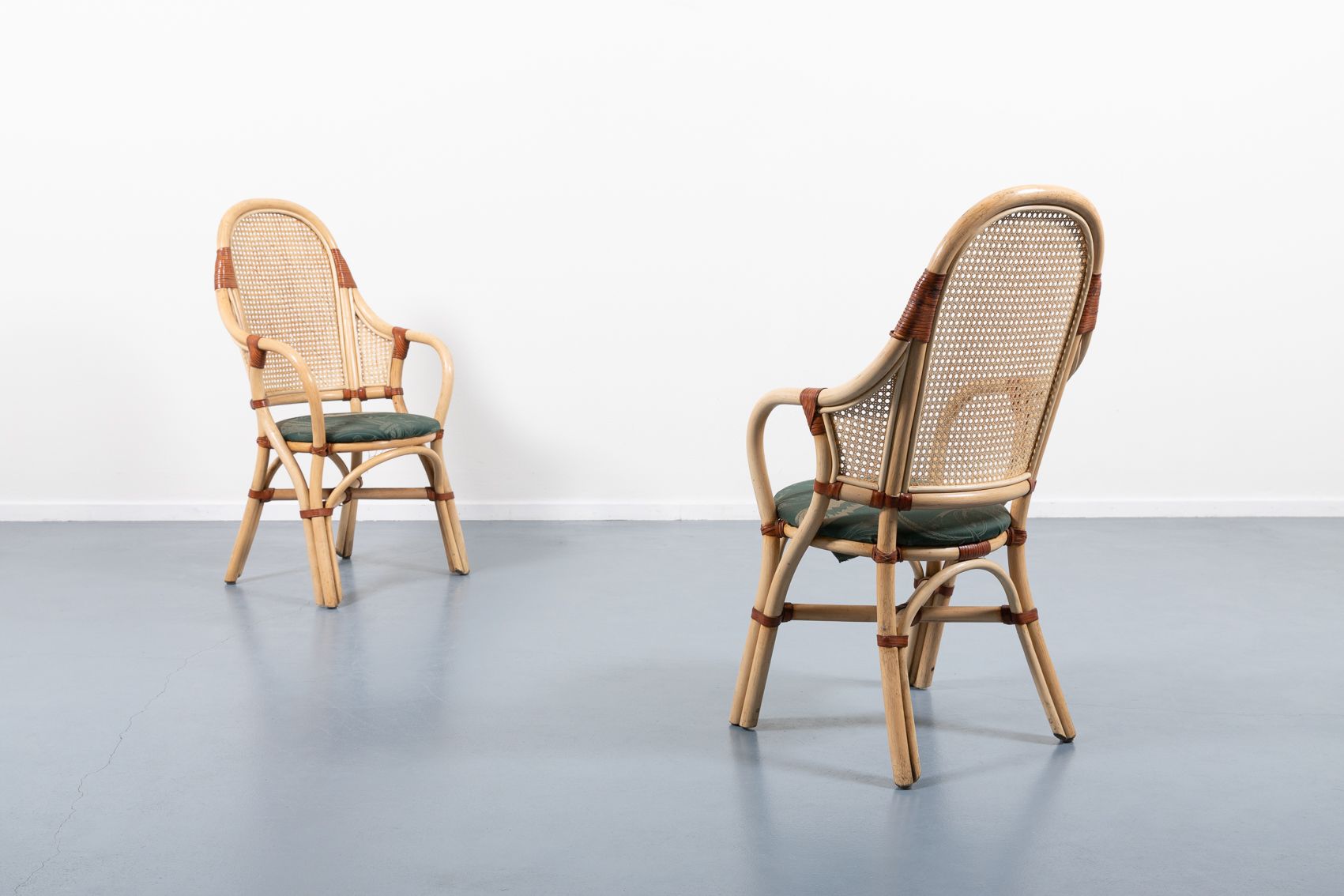 Ensemble de 6 chaises d’intérieur / d’extérieur vintage 1970