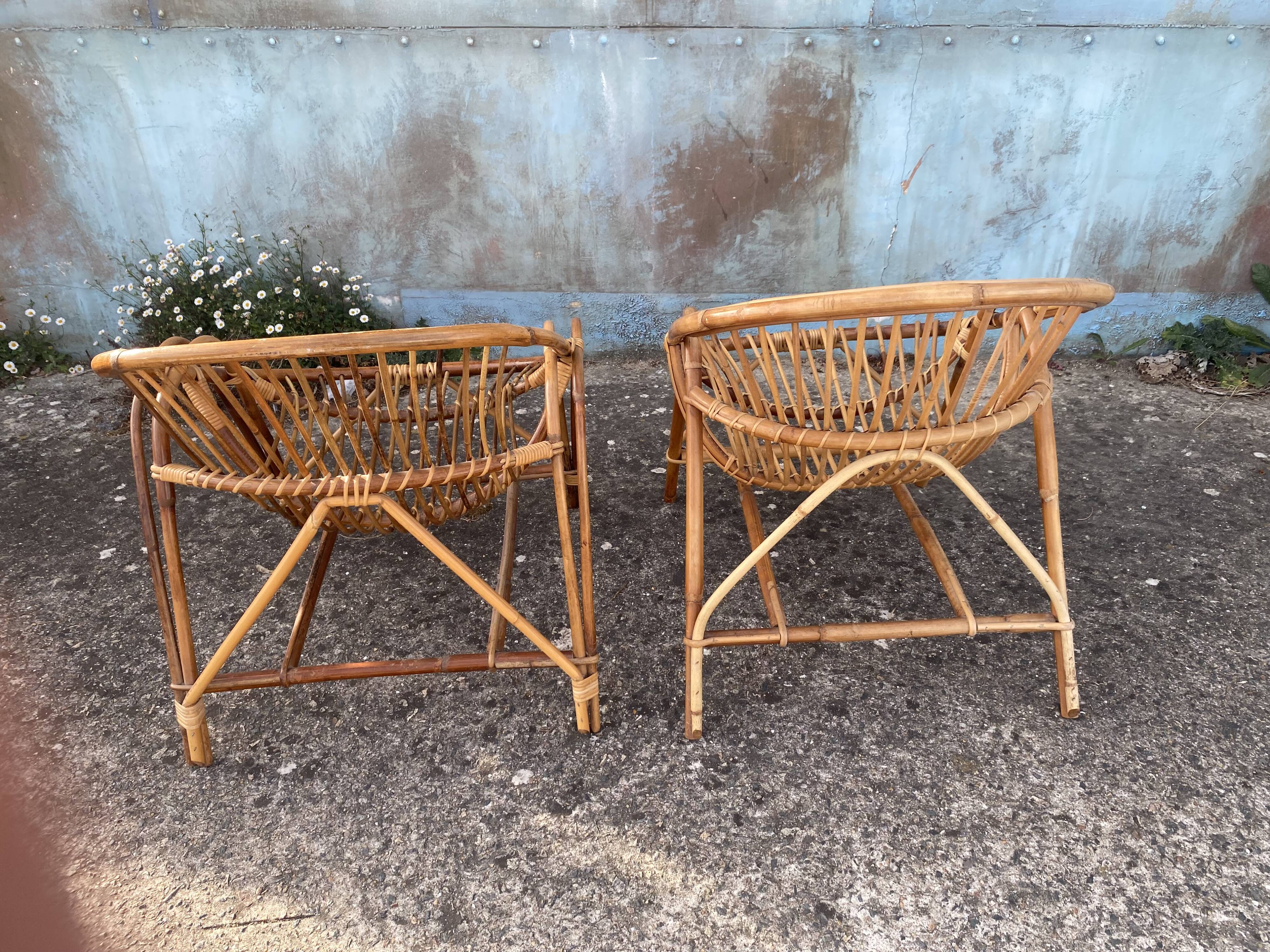 Set of 2 vintage shell chairs from the 1950s.