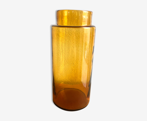 Brown glass pharmacy bottle