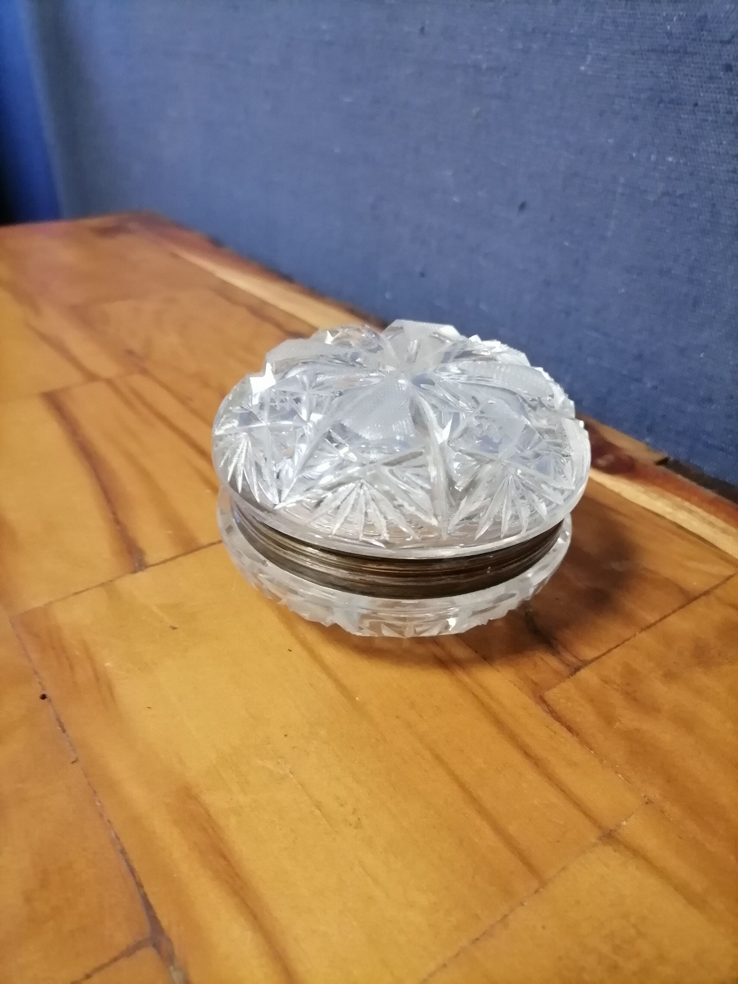 Crystal candy, silver metal